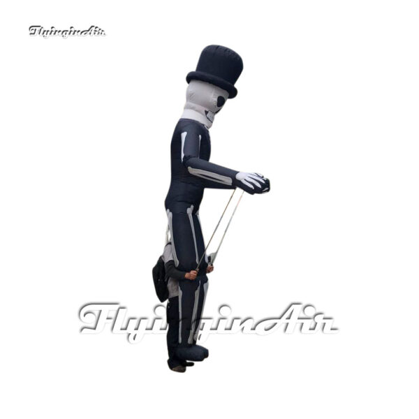 halloween-parade-inflatable-skeleton-puppet