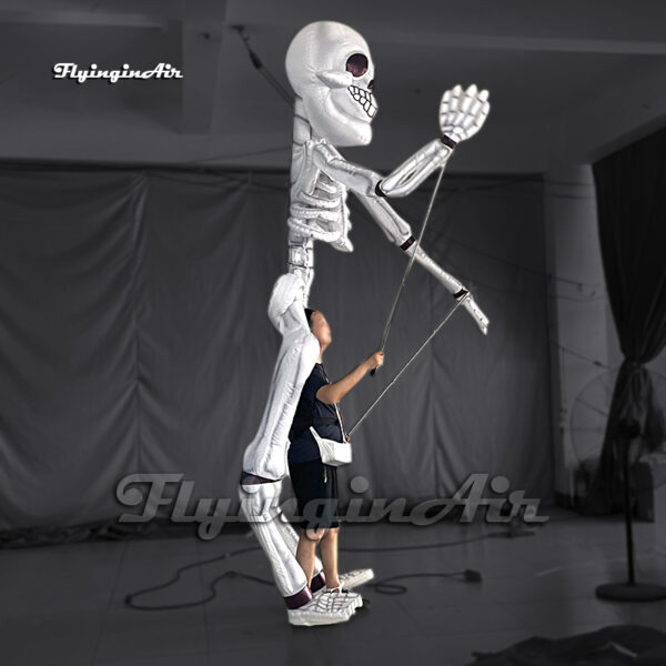 halloween-parade-walking-blow-up-skeleton-puppet