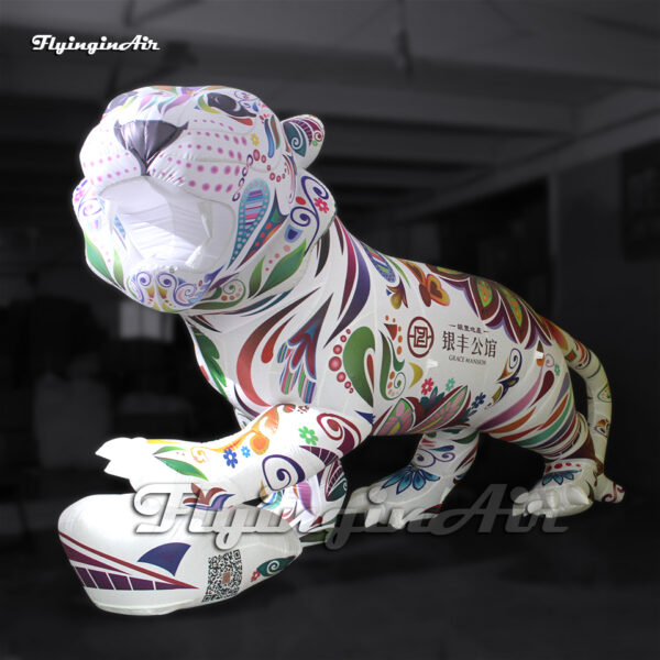 large-white-inflatable-tiger-model