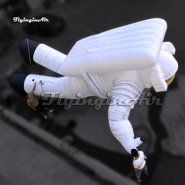 hanging-white-giant-inflatable-astronaut-spaceman-balloon