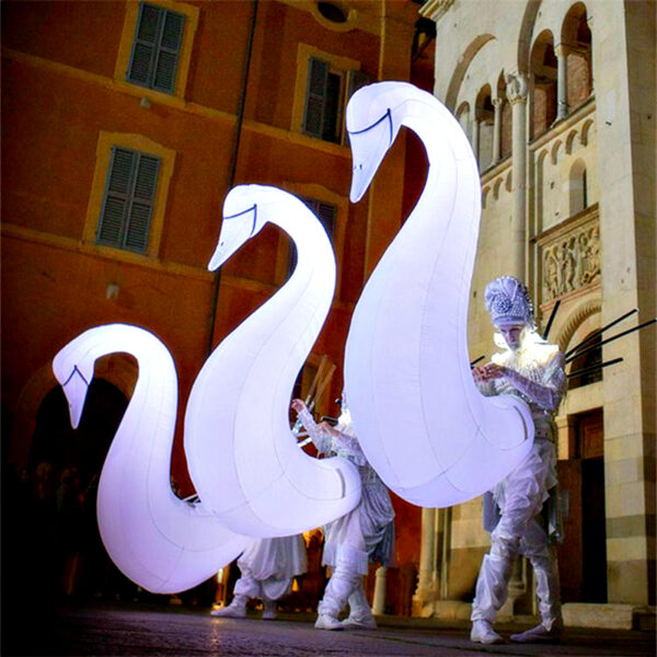 parade-performance-illuminated-walking-inflatable-swan-costume