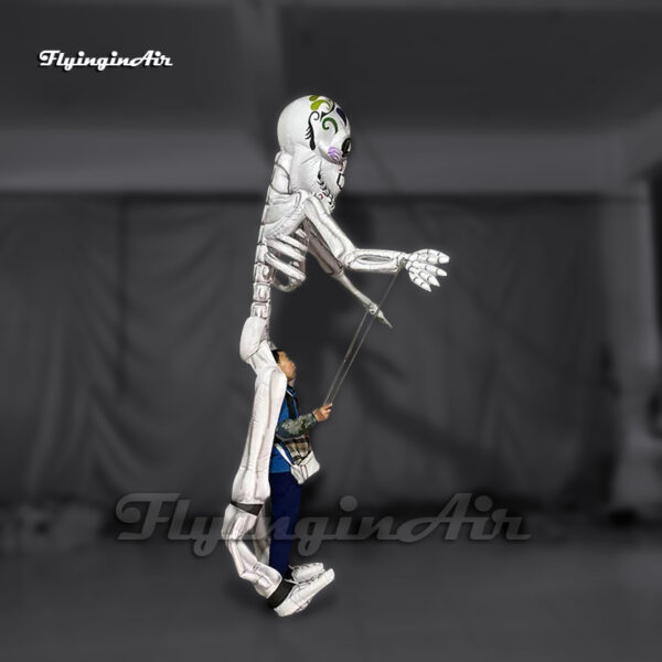 side-walking-inflatable-skeleton-puppet