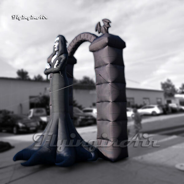 black giant inflatable hag witch model with a gate for halloween3